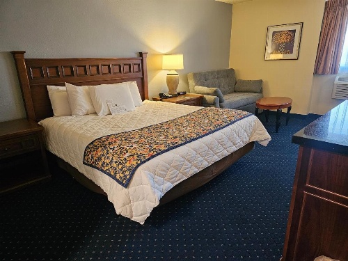 Broadway Inn Conference Center image 12