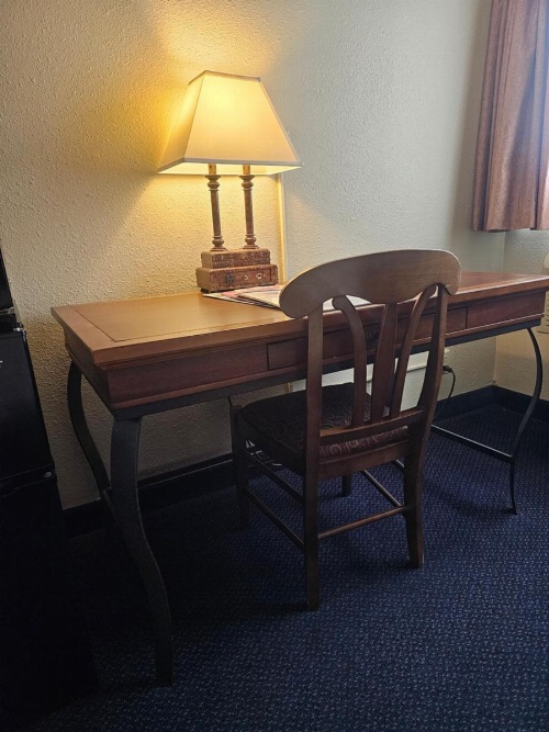 Broadway Inn Conference Center image 8